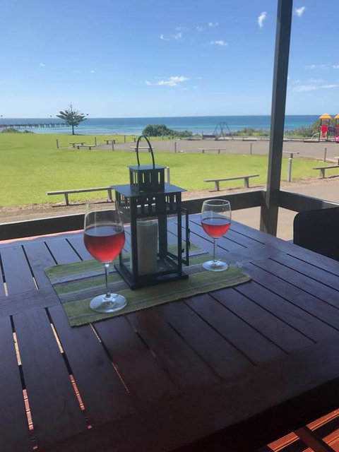 Pine View Holiday Rental - Accommodation Gladstone 3