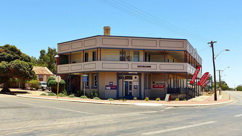 Pingelly Hotel - Accommodation Gladstone 0
