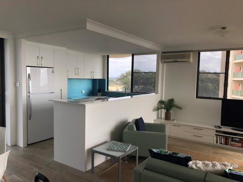 Pinnacle, Unit 701, 45-49 Head Street - Accommodation Gladstone 2