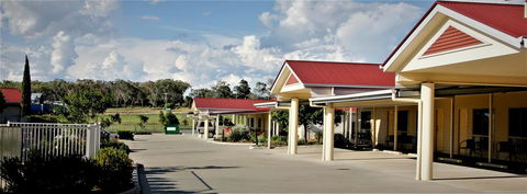 Pittsworth Motor Inn - Accommodation Gladstone 0