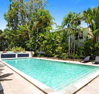 Plantation House 1 Spacious 4 Bedroom House Near Beach WIFI Netflix Telstra TV Playground Pool BBQ - Accommodation Gladstone