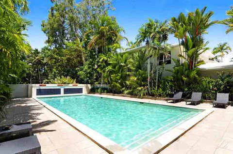 Plantation House 1 Spacious 4 Bedroom House Near Beach WIFI Netflix Telstra TV Playground Pool BBQ - Accommodation Gladstone 0