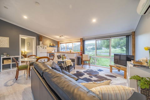 Platypus Waters B&B - Accommodation Gladstone 0