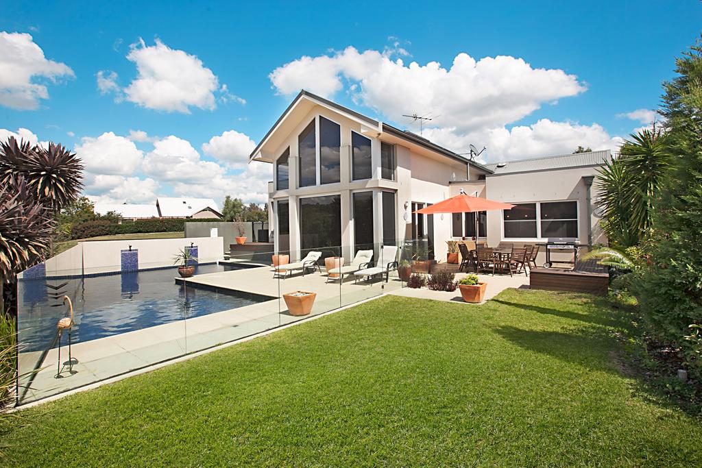 Rothbury NSW Accommodation Gladstone
