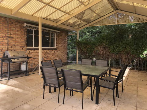 Pleasant View - Accommodation Gladstone 1