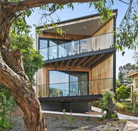 POINT BREAK  NEW LISTING 2019  - Accommodation Gladstone