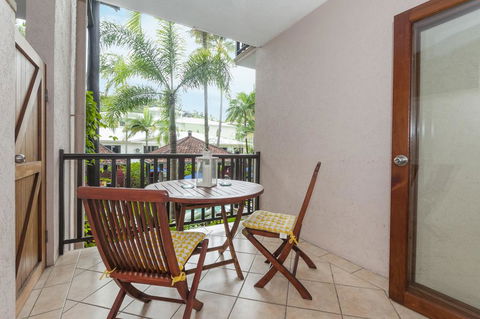 Poolside Studio - Accommodation Gladstone 1