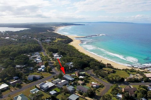 Pope's Beach House Getaway - Accommodation Gladstone 0
