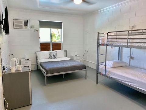Port Douglas Backpackers - Accommodation Gladstone 2