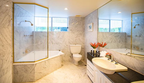 Port Douglas Mirage Villa #435 Absolute Beachfront - Accommodation Gladstone 3