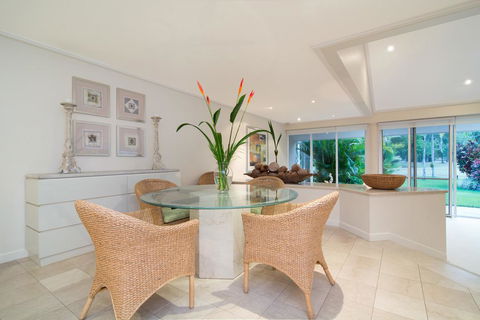 Port Douglas Mirage Villa 410 (3 BR) - Accommodation Gladstone 2