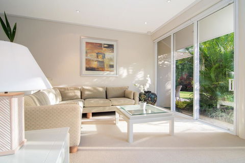 Port Douglas Mirage Villa 410 (3 BR) - Accommodation Gladstone 3