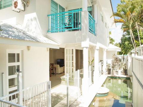 Port Douglas Paradise - Beach Villa - Accommodation Gladstone 3