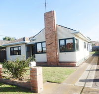 Port Life Beach House - Accommodation Gladstone
