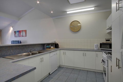 Port Lincoln Foreshore Apartments - Accommodation Gladstone 3