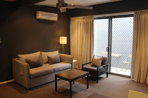 Portman House - Accommodation Gladstone 3