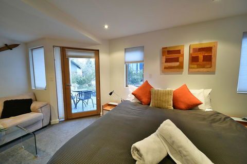 Powder 2A - Accommodation Gladstone 1