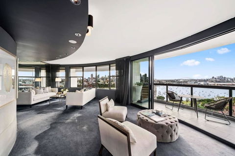 President Towers Apartment - Accommodation Gladstone 0
