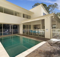 Prestigious House in Little Cove - 4 Baywoods - Accommodation Gladstone
