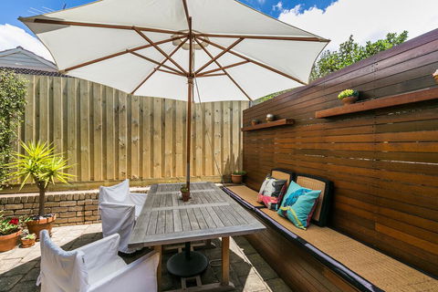 Pride Street Unit 1-13 - Accommodation Gladstone 0