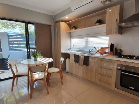 Prime Time Stays - Maylands Boutique Apartment - Accommodation Gladstone 2