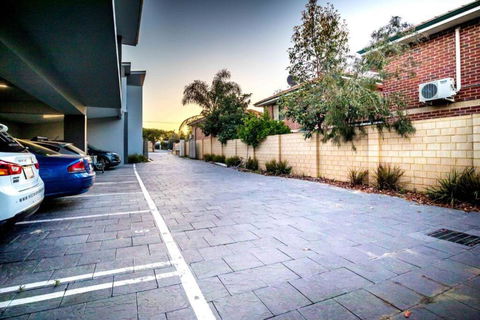 Prime Time Stays - Maylands Boutique Apartment - Accommodation Gladstone 1
