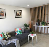 Private Room in Modern Comfortable Home Stay - Accommodation Gladstone