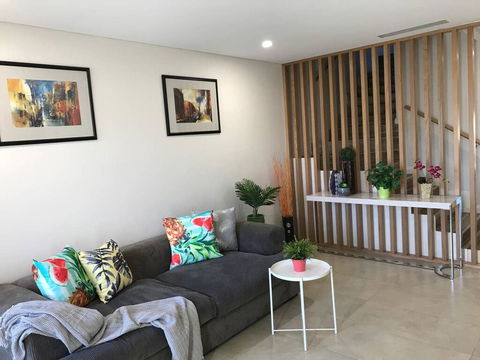 Private Room In Modern, Comfortable Home Stay - Accommodation Gladstone 0