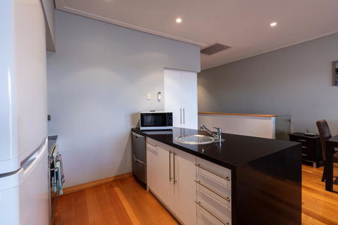 Promenade Executive Apartments - Accommodation Gladstone 2