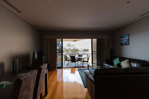 Promenade Executive Apartments - Accommodation Gladstone 0