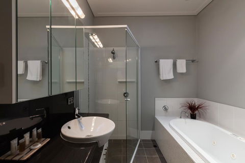 Promenade Executive Apartments - Accommodation Gladstone 1