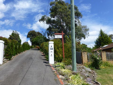 Protea Hill - Accommodation Gladstone 0