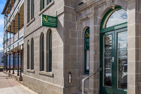 Quality Hotel Bentinck - Accommodation Gladstone 0