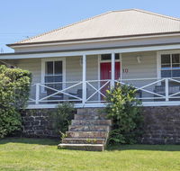 Quarryman's Cottage - country style in town - Accommodation Gladstone