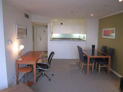 Quay West 2007 - Accommodation Gladstone 1