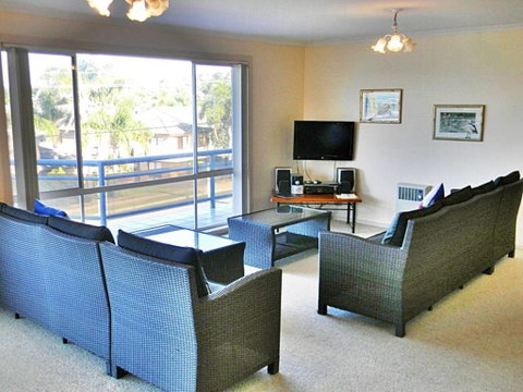 QUAYS 6 - Accommodation Gladstone 2