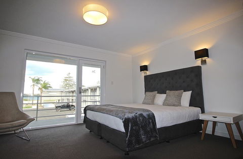 Quays Hotel - Accommodation Gladstone 1