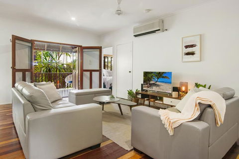 Queenslander At 4 Mile Beach Port Douglas - Accommodation Gladstone 0