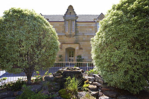 Quest Trinity House - Accommodation Gladstone 0