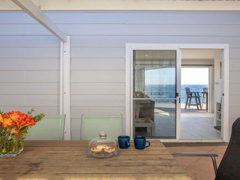 Rainbows End - Soaring Views North To Gerroa - Accommodation Gladstone 1