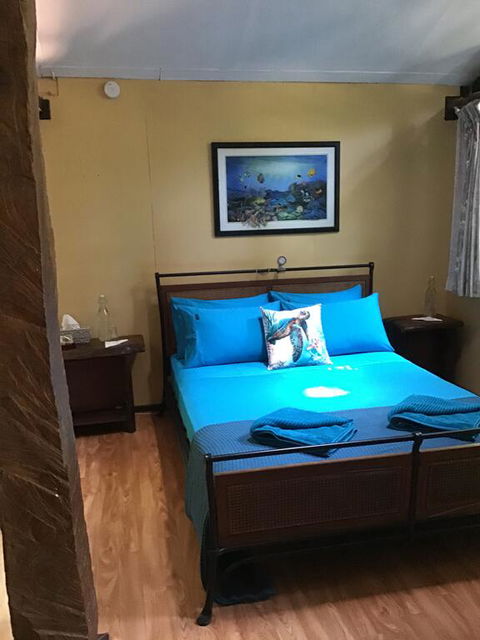 Rainforest Hideaway - Accommodation Gladstone 2