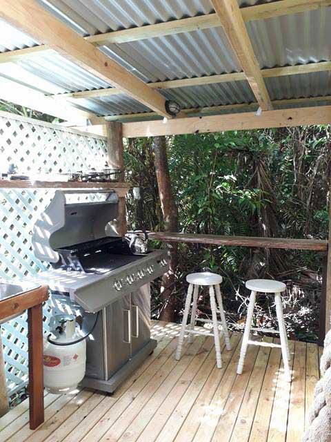 Rainforest Hideaway - Accommodation Gladstone 3