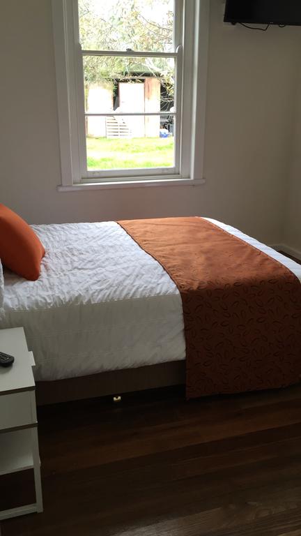 Rand Hotel - Accommodation Gladstone 1