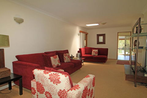 Ranu House - Waterfront - Accommodation Gladstone 3