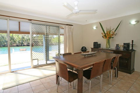 Ranu House - Waterfront - Accommodation Gladstone 2