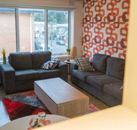 Rare  Spacious Apt W/ City Views Close to CBD/MCG Free Wi-Fi  Carpark  Netflix - Accommodation Gladstone