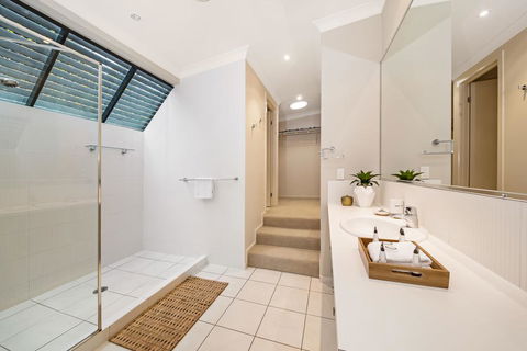 Ravensbourne Escape - Silverwood Lodge - Accommodation Gladstone 2