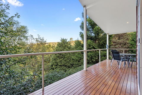 Ravensbourne Escape- Kookaburra Kottage - Accommodation Gladstone 1