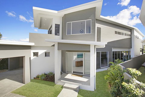 Ray Of Sunshine - Accommodation Gladstone 1