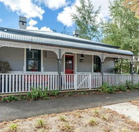 Red Door Cottage of Orange - Heritage Home - Accommodation Gladstone